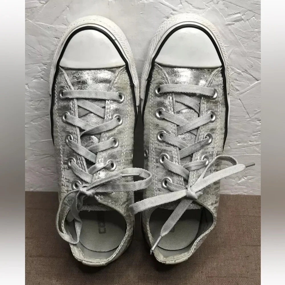 Converse Women's Sneakers Silver Metallic Canvas Low Top Size 6 Chuck Taylor